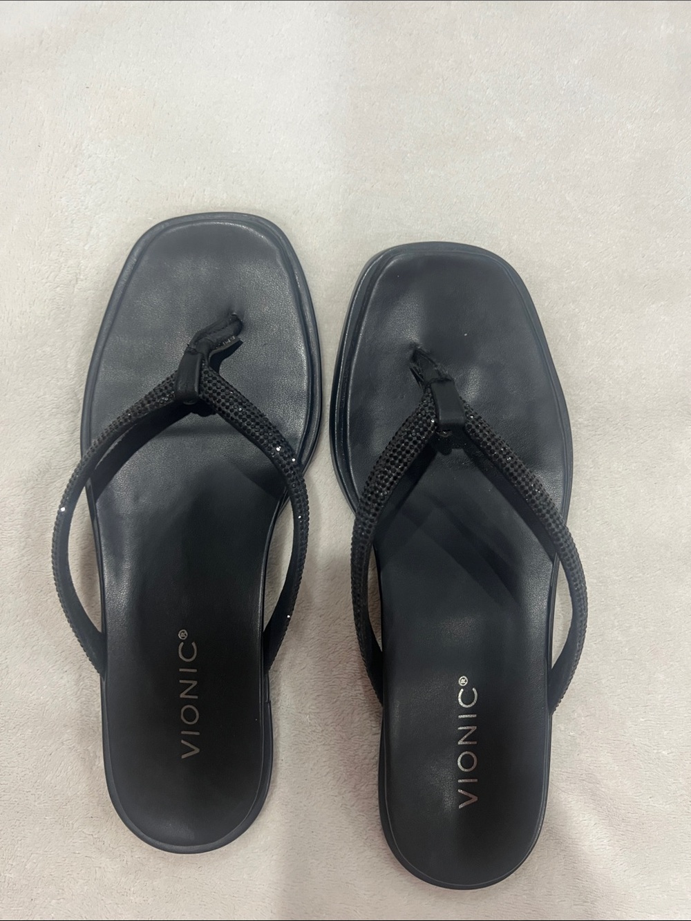 Vionic Black Women's Square-Toe Thong Sandals
